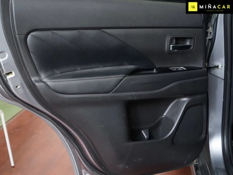Mitsubishi Outlander 2.0 PHEV Kaiteki Auto 4WD