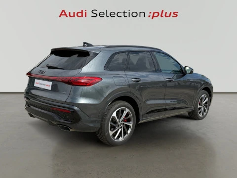 Audi Q5 Black line e-hybrid quattro 220kW S tr