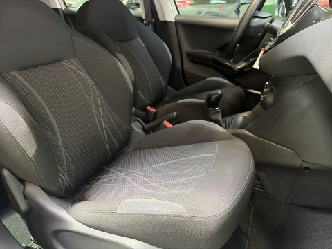 Peugeot 208 1.2 VTi Active 60 kW (82 CV)