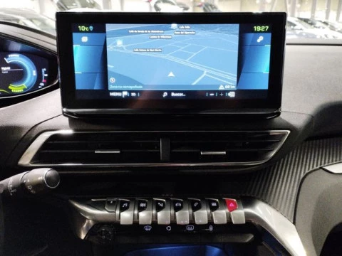 Peugeot 3008 Hybrid 225 e-EAT8 Allure