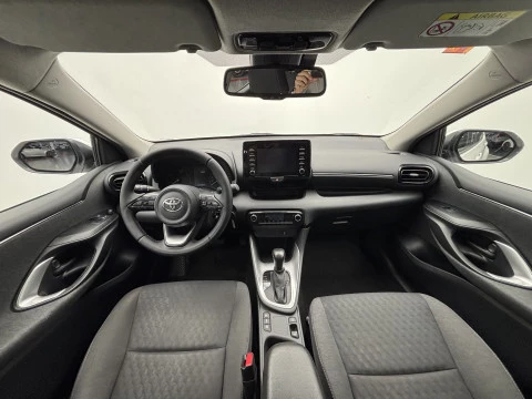 Toyota Yaris 1.5 120H Business Plus