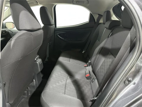 Toyota Yaris ACTIVE PLUS