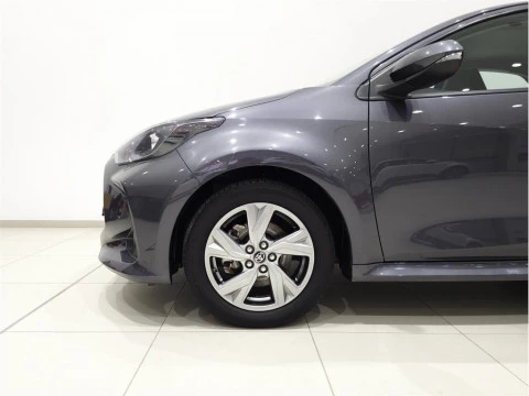 Toyota Yaris ACTIVE PLUS