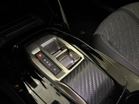 Peugeot e-2008 Eléctrico Allure 156 (115kW)