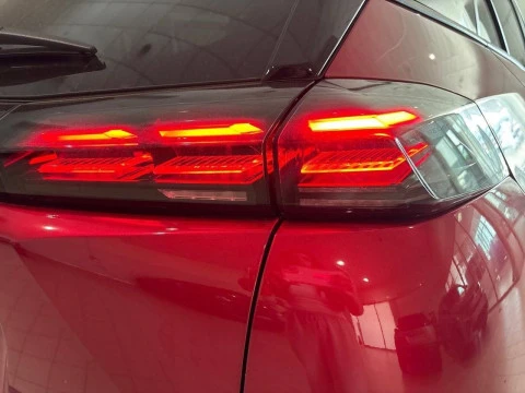 Peugeot e-2008 Eléctrico Allure 156 (115kW)
