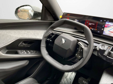 Peugeot 5008 Hybrid 1.2 107KW Allure eDCS6