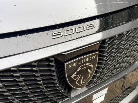Peugeot 5008 Hybrid 1.2 107KW Allure eDCS6
