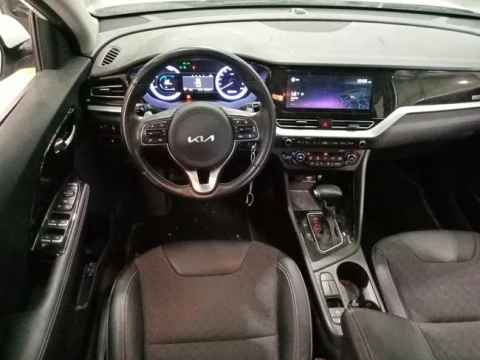 Kia Niro 1.6 GDi HEV 104kW (141CV) Drive
