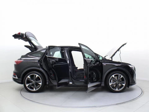 Audi Q4 e-tron AUDI Q4 SPORTBACK GENUINE EDITION 45 E-TRON 210,00 KW 77,0 KWH