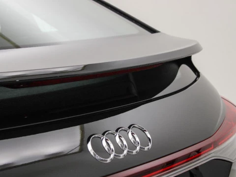 Audi Q4 e-tron AUDI Q4 SPORTBACK GENUINE EDITION 45 E-TRON 210,00 KW 77,0 KWH