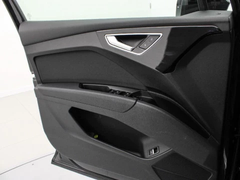 Audi Q4 e-tron AUDI Q4 SPORTBACK GENUINE EDITION 45 E-TRON 210,00 KW 77,0 KWH