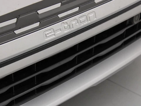 Audi Q4 e-tron AUDI Q4 SPORTBACK GENUINE EDITION 45 E-TRON 210,00 KW 77,0 KWH