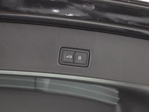 Audi Q4 e-tron AUDI Q4 SPORTBACK GENUINE EDITION 45 E-TRON 210,00 KW 77,0 KWH