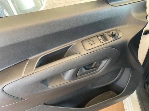 Peugeot Partner Pro Standard 600kg BlueHDi 55kW