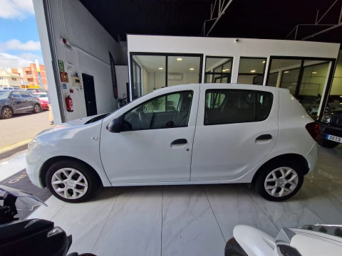Dacia Sandero Essential 1.0 55kW (75CV)