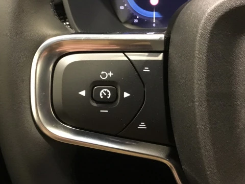 Volvo XC40 XC40 CORE B3 MILD HYBRID GASOLINA