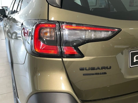 Subaru Outback 2.5i Field CVT Lineartronic AWD