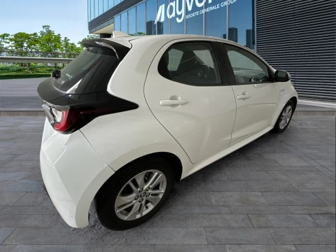 Toyota Yaris 1.5 120H Business Plus