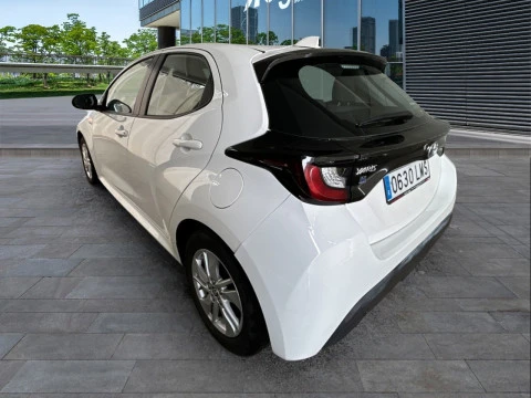 Toyota Yaris 1.5 120H Business Plus