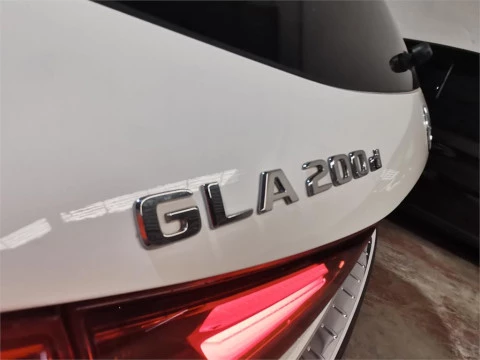 Mercedes-Benz GLA 200 D