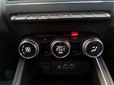 Renault Clio RENAULT CLIO TECHNO ECO-G 100CV (74 KW)