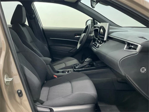 Toyota Corolla Cross Style Hybrid 200