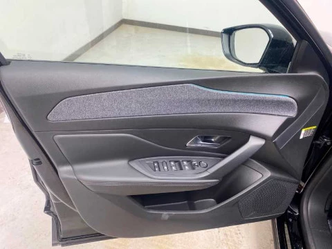 Peugeot 408 Nuevo  Allure Pack Gasolina 130 S&S EAT8