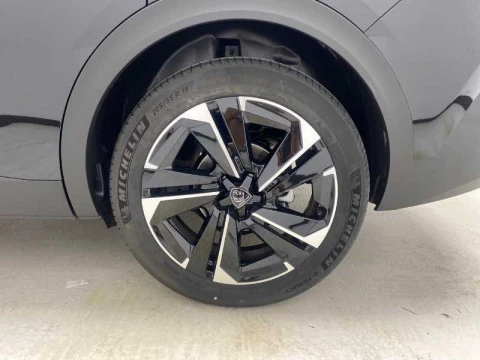 Peugeot 408 Nuevo  Allure Pack Gasolina 130 S&S EAT8