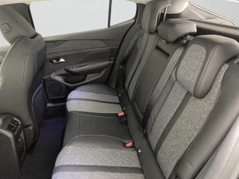 Peugeot 408 Nuevo  Allure Pack Gasolina 130 S&S EAT8