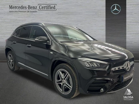 Mercedes-Benz GLA 250 e con tecnología híbrida EQ