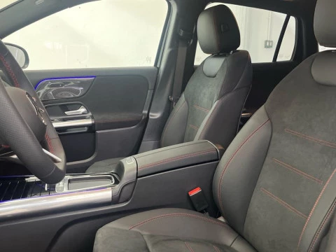 Mercedes-Benz GLA 250 e con tecnología híbrida EQ