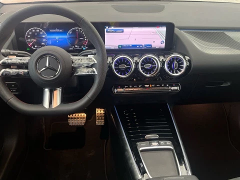 Mercedes-Benz GLA 250 e con tecnología híbrida EQ