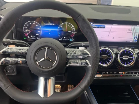 Mercedes-Benz GLA 250 e con tecnología híbrida EQ