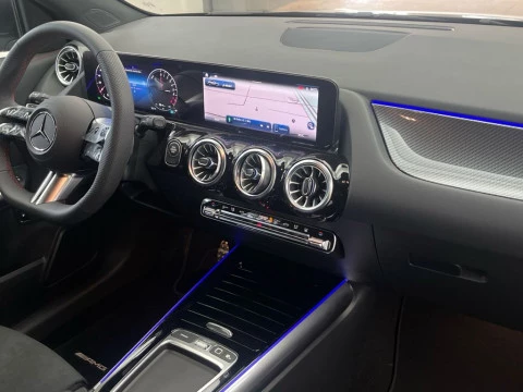 Mercedes-Benz GLA 250 e con tecnología híbrida EQ