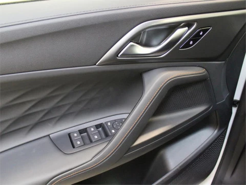 MG EHS 1.5T PHEV Luxury