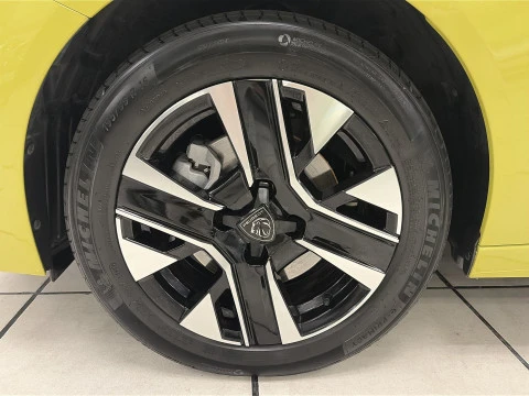 Peugeot 208 Allure Hybrid eDCS6 107 kW (145 CV)