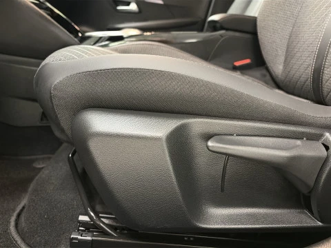 Peugeot 208 Allure Hybrid eDCS6 107 kW (145 CV)
