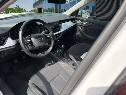 Skoda Kamiq 1.0 TSI 81kW (110CV) Emotion