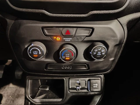 Jeep Renegade 1.6 E-TORQ 81kW Sport FWD E6