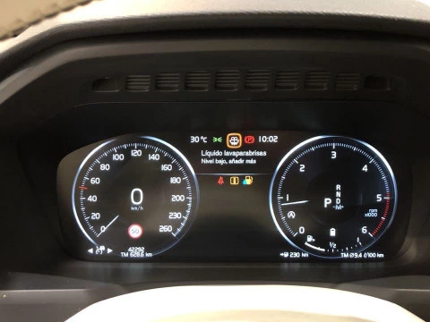 Volvo XC90 2.0 B5 D MOMENTUM 5 SEAT AWD AUTO 5P