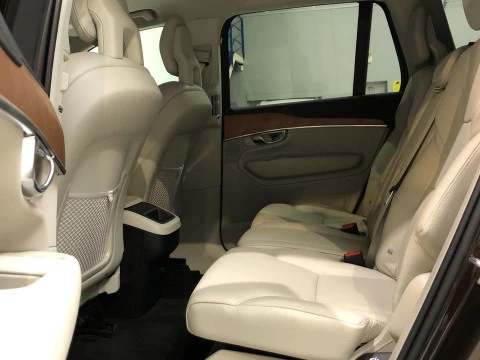 Volvo XC90 2.0 B5 D MOMENTUM 5 SEAT AWD AUTO 5P