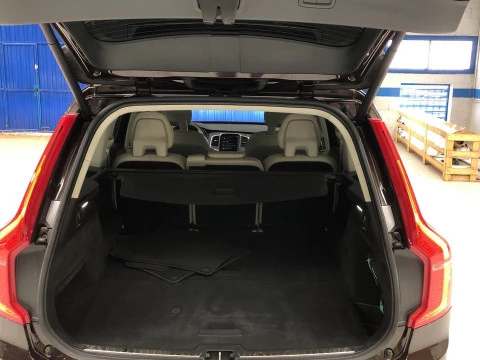 Volvo XC90 2.0 B5 D MOMENTUM 5 SEAT AWD AUTO 5P