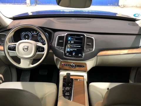 Volvo XC90 2.0 B5 D MOMENTUM 5 SEAT AWD AUTO 5P