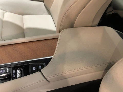 Volvo XC90 2.0 B5 D MOMENTUM 5 SEAT AWD AUTO 5P