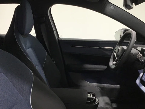 Volvo EX30 Single Motor Extended Range Plus Auto