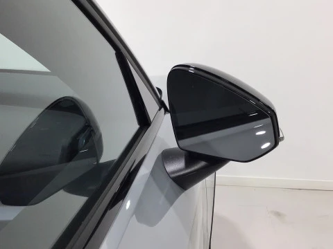 Volvo EX30 Single Motor Extended Range Plus Auto