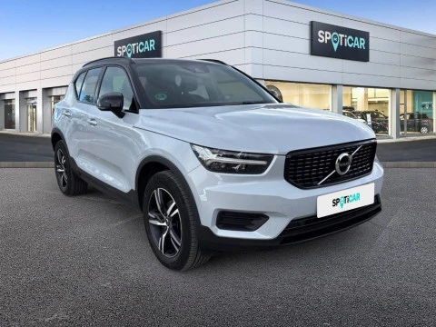 Volvo XC40 1.5 T2 R-Design Auto