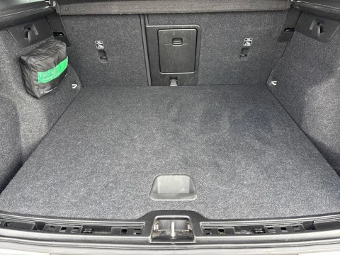 Volvo XC40 1.5 T2 R-Design Auto