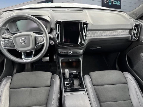 Volvo XC40 1.5 T2 R-Design Auto