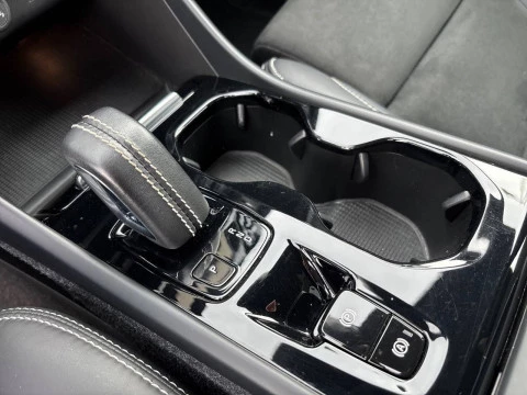 Volvo XC40 1.5 T2 R-Design Auto